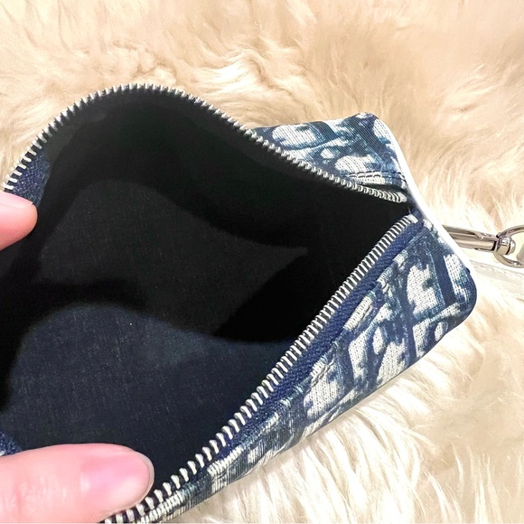 Christian Dior Crossbody Bag Monogram Cosmetic Pouch with Crossbody chain - Picture 13 of 14